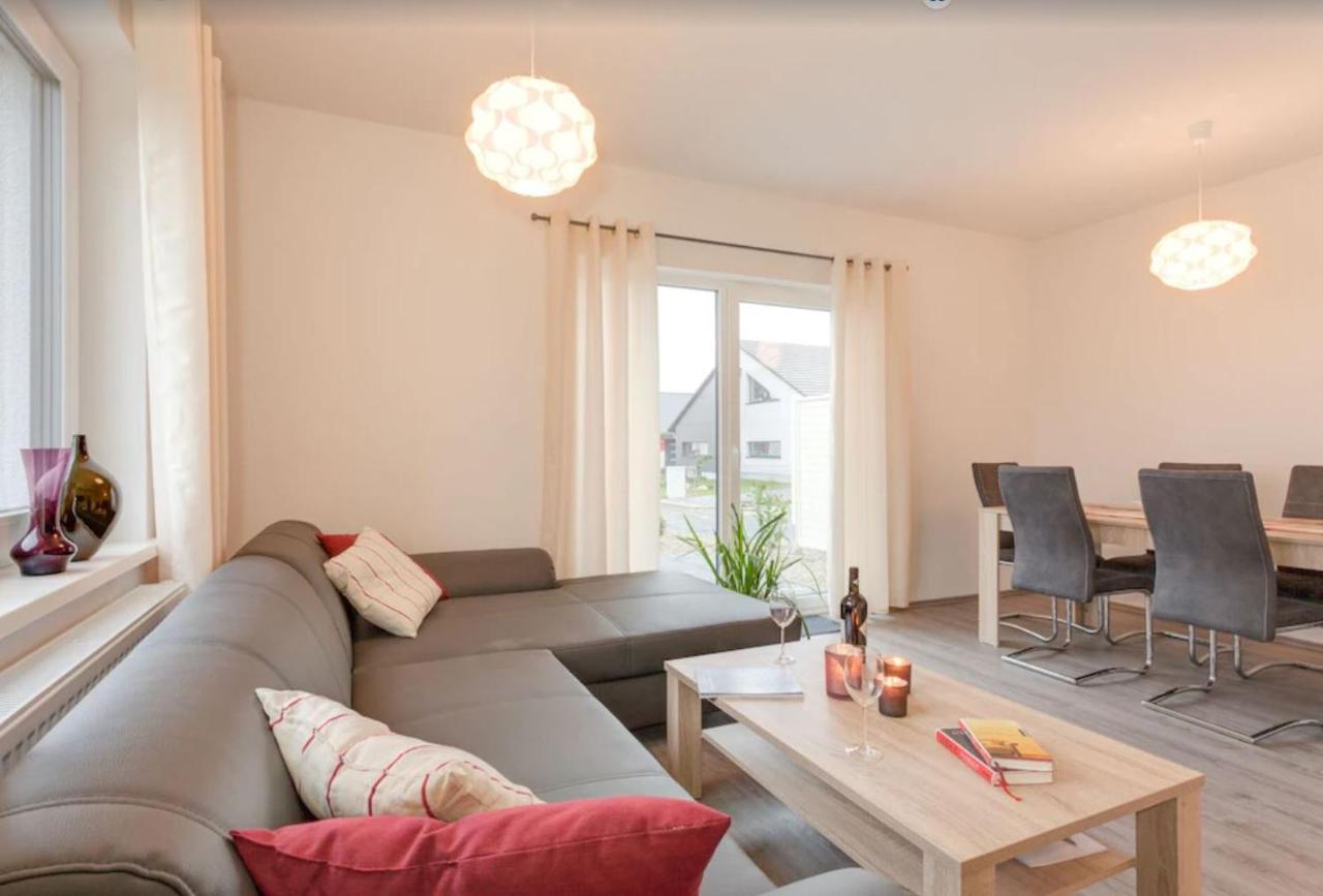 Ferienhaus Wellenreiter 지로우 외부 사진