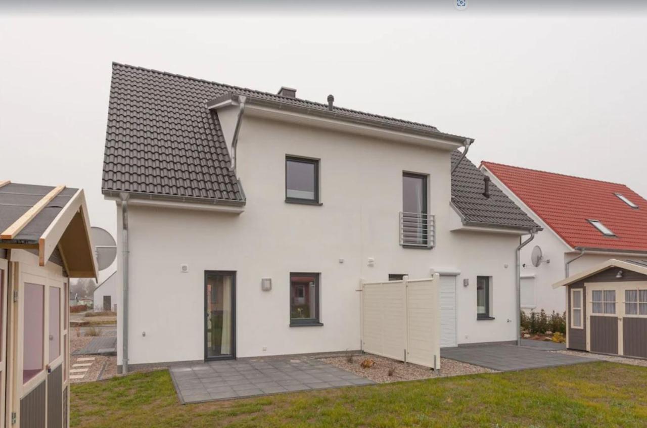 Ferienhaus Wellenreiter 지로우 외부 사진