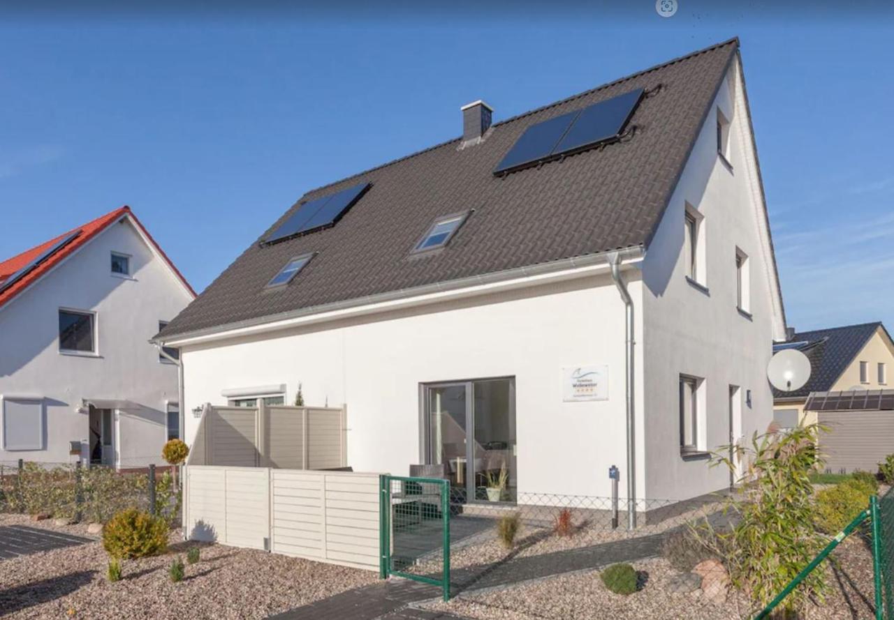 Ferienhaus Wellenreiter 지로우 외부 사진